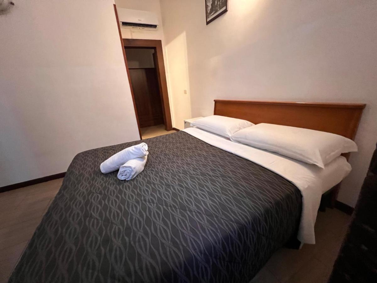 Booking Inn Settembre 95 Rom Exterior foto