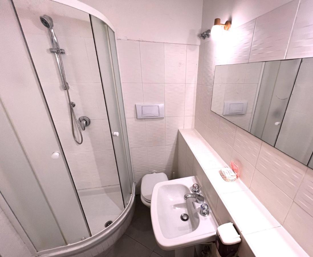 Booking Inn Settembre 95 Rom Exterior foto